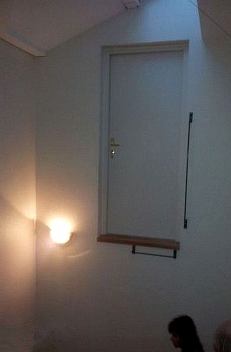 你练过轻功吗？器物gif搞笑图片