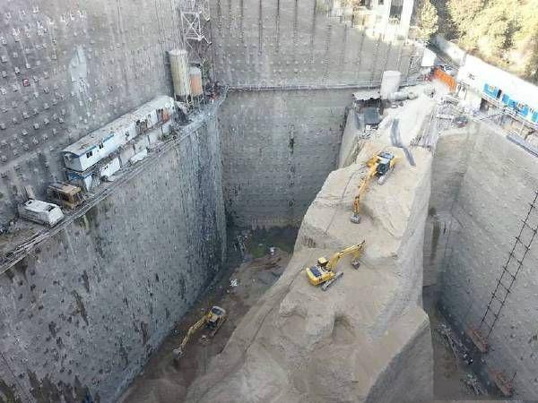 宏伟工程啊器物gif搞笑图片