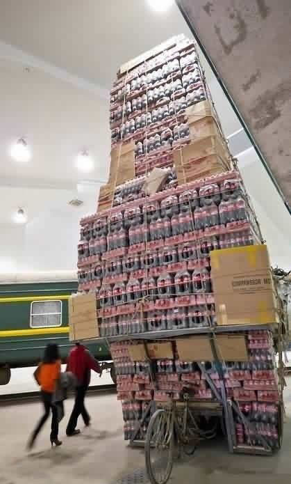 无法直视的三轮车器物gif搞笑图片