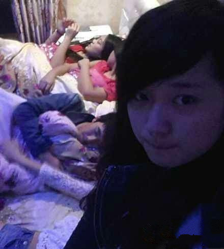 哥们你来我跟你谈谈人物gif搞笑图片