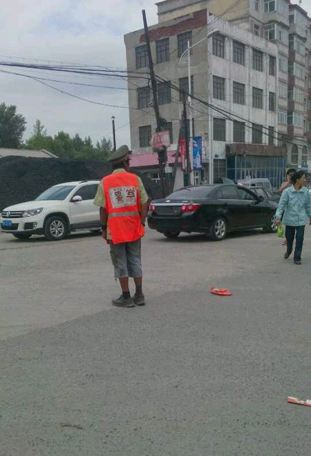 高档奢华上档次的警察人物gif搞笑图片