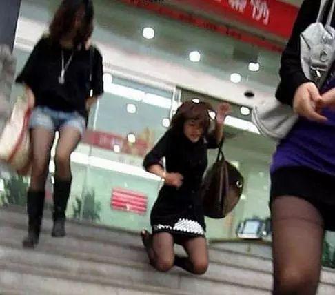 自行脑补人物gif搞笑图片