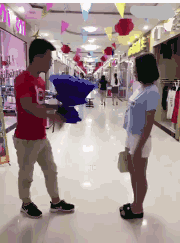 这么正义的勇士让妹子一脸懵逼人物gif搞笑图片