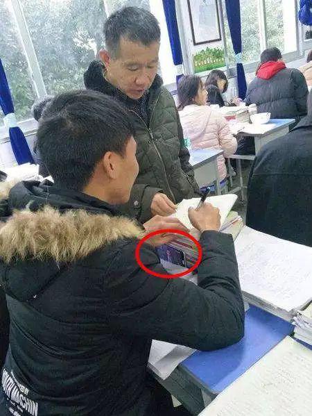 令人窒息的极限操作人物gif搞笑图片