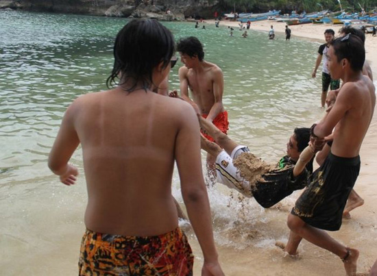 看懂了没？亮瞎眼了！人物gif搞笑图片