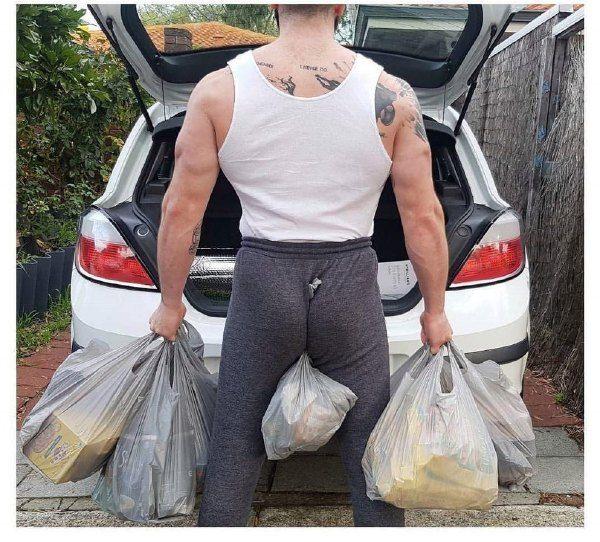 原来健身还有这么个技能啊人物gif搞笑图片