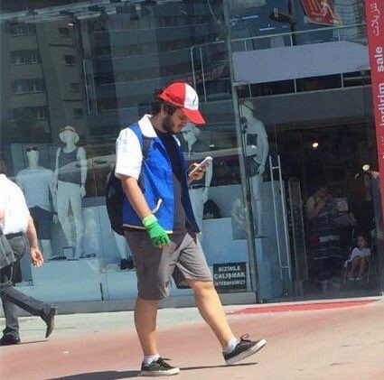 多年之后只有小智还在收集宝贝人物gif搞笑图片