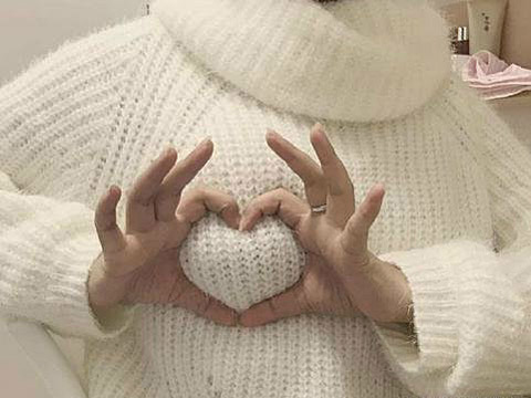 咪咪虽小，但是她代表我爱你的心人物gif搞笑图片