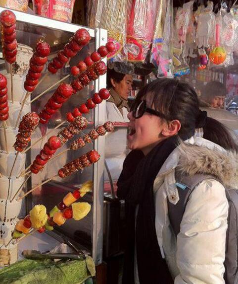 小姐，请先付钱人物gif搞笑图片