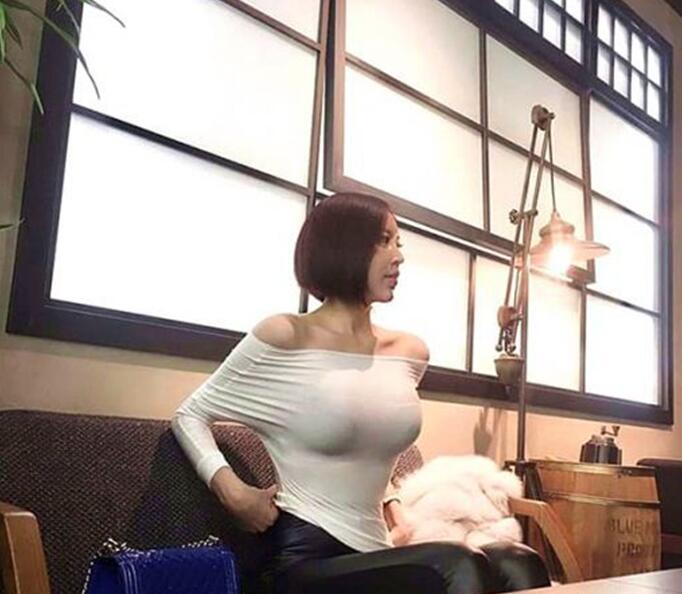 最喜欢穿紧身的人物gif搞笑图片