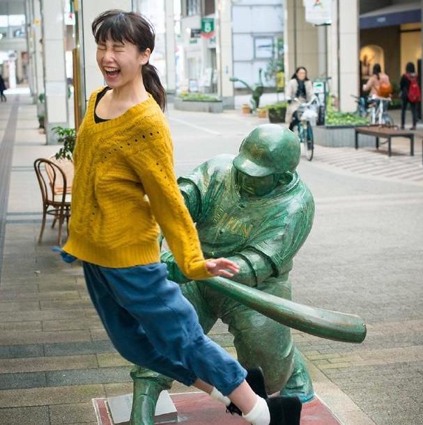 演得真逼真，差点就相信了人物gif搞笑图片