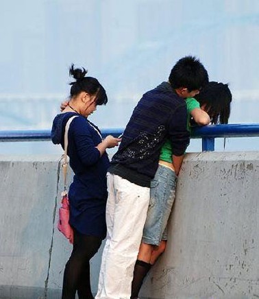 一点都不考虑人家的感受人物gif搞笑图片