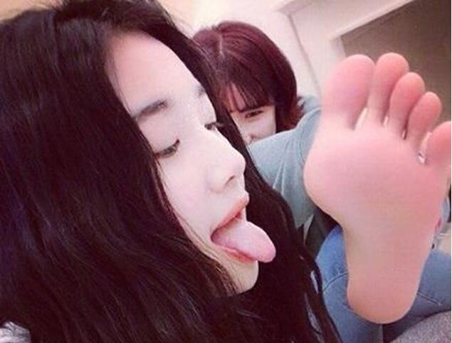 妹子，你口味真重人物gif搞笑图片