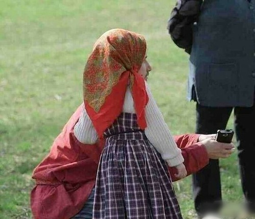 第一眼看错了。。。人物gif搞笑图片