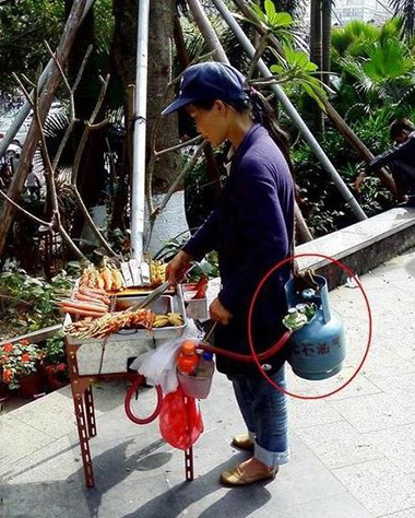 遇到这么屌的妹纸就嫁了吧人物gif搞笑图片