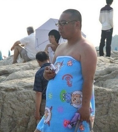 海滩上的性感人物gif搞笑图片