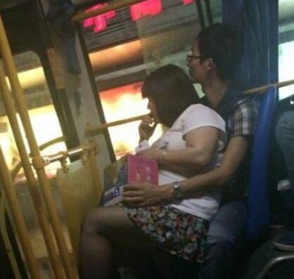 为什么我的眼睛常含泪水人物gif搞笑图片