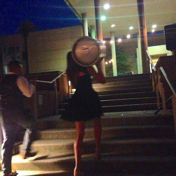 所以女汉子还要什么男朋友人物gif搞笑图片