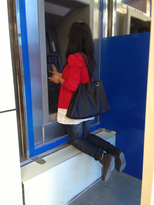 菇凉，你这是，求财么？人物gif搞笑图片