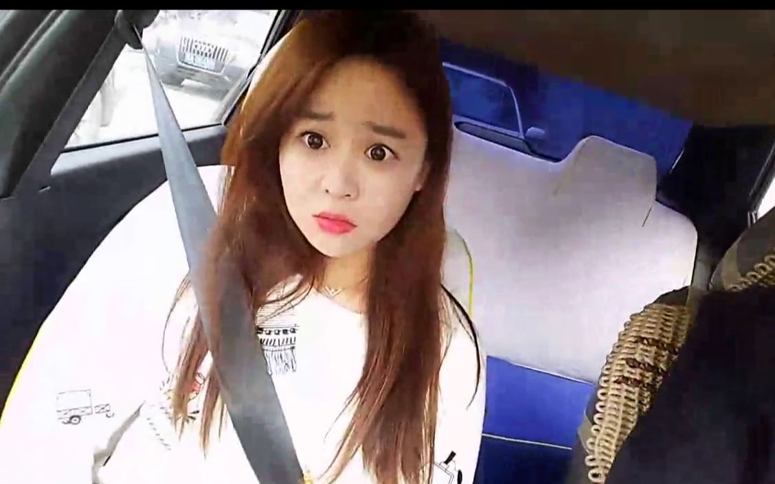 美女你这是看到什么震惊的事情了？吓的这样人物gif搞笑图片