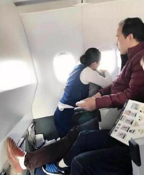 难道我就不害怕吗？人物gif搞笑图片