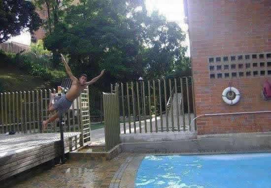 前途不容乐观人物gif搞笑图片