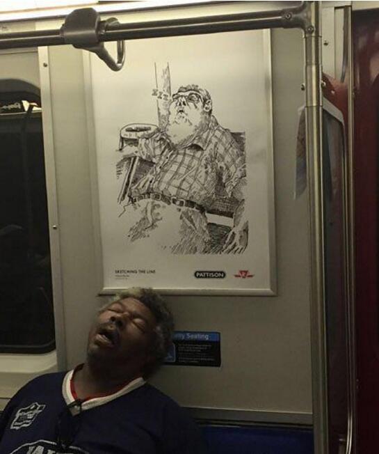 坐车的标准睡姿～人物gif搞笑图片