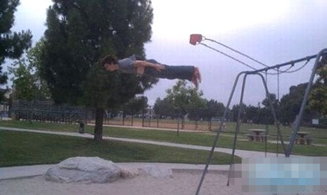 下一秒。。。人物gif搞笑图片