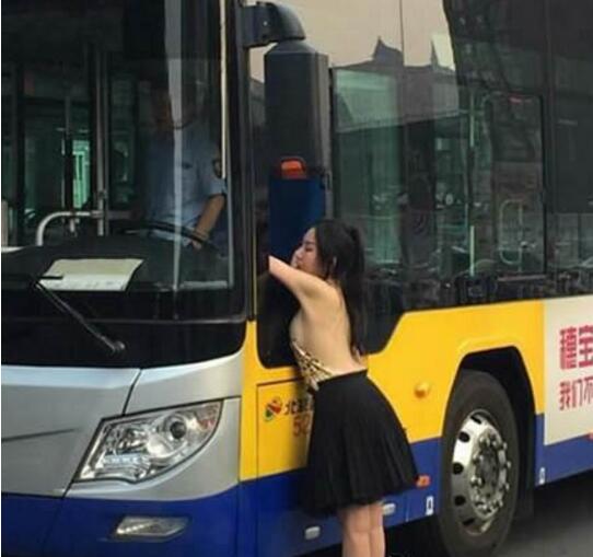 老司机带带我人物gif搞笑图片