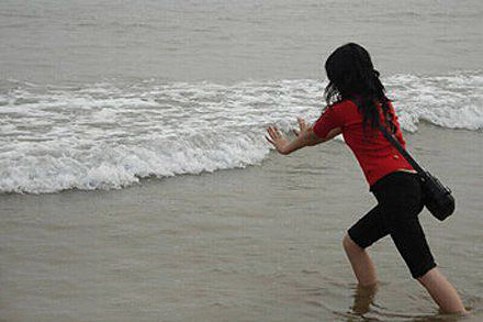 让高潮退潮的妹子人物gif搞笑图片