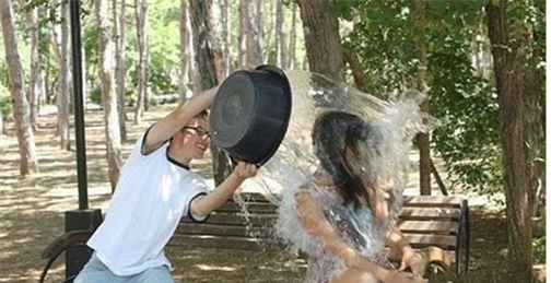 活该你单身人物gif搞笑图片