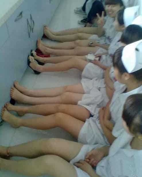 读医科当医生吧人物gif搞笑图片