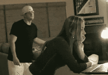 给女朋友的礼物人物gif搞笑图片