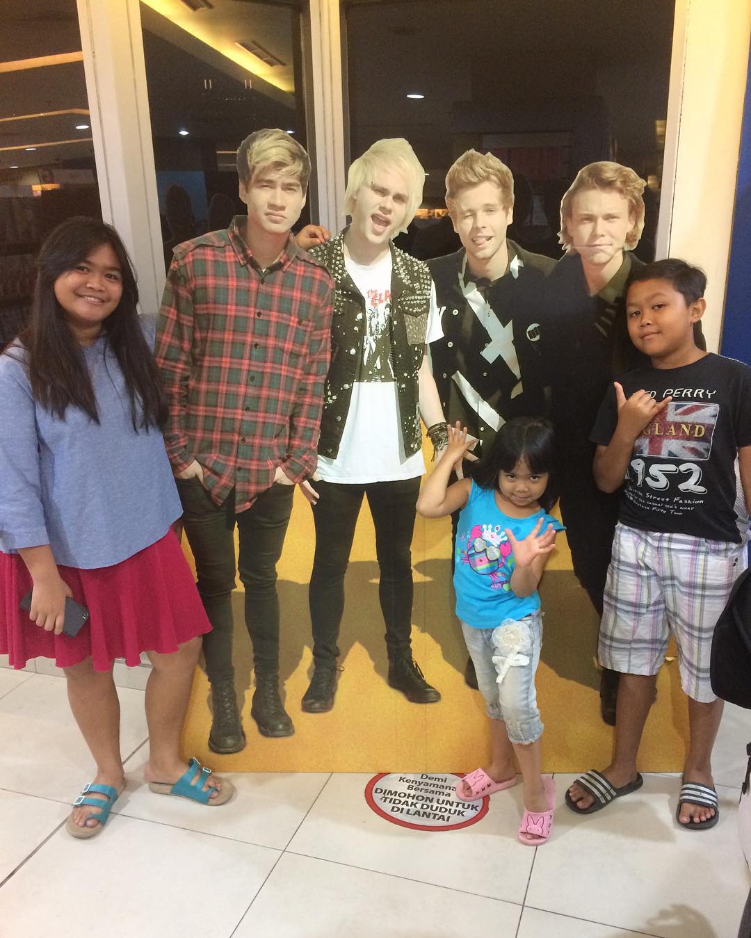 几个真，几个假？人物gif搞笑图片