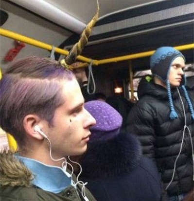 时尚的小辫人物gif搞笑图片