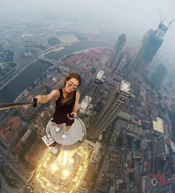 一不小心就会发射出去人物gif搞笑图片