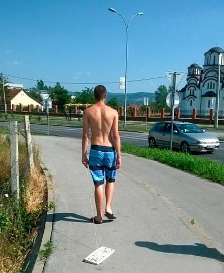 这位小哥请说出你的故事人物gif搞笑图片