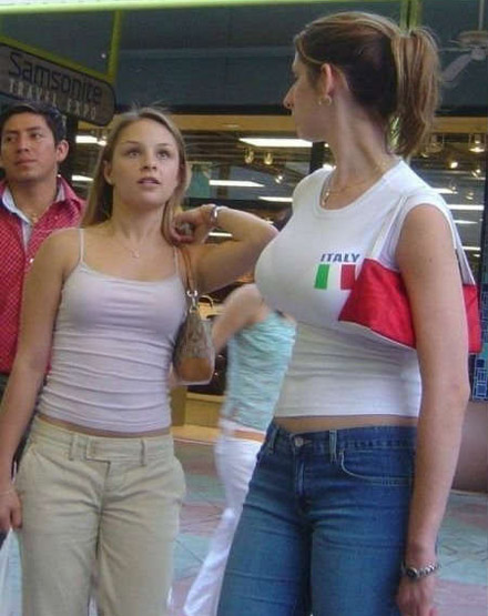 贫富差距，越来越大啊人物gif搞笑图片