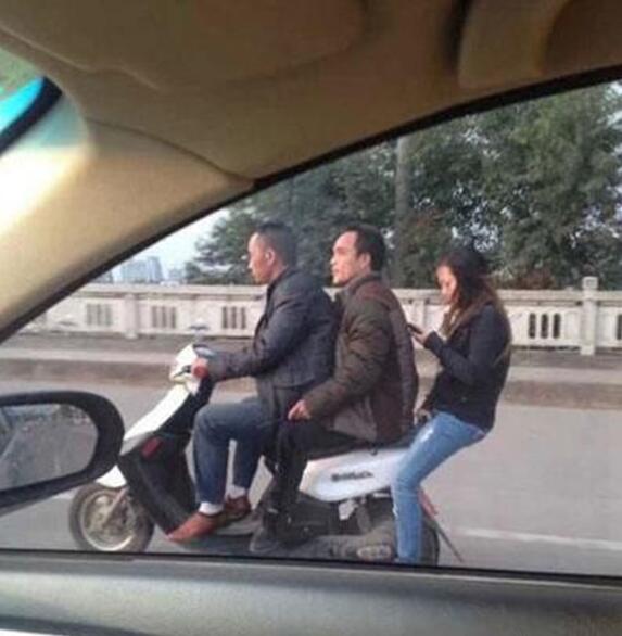 太不会照顾妹子了人物gif搞笑图片