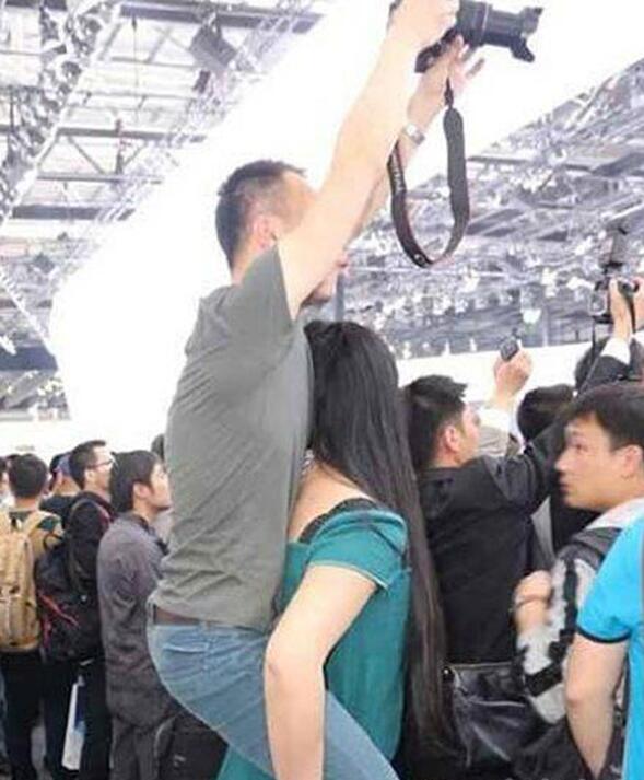 这才是女汉子人物gif搞笑图片