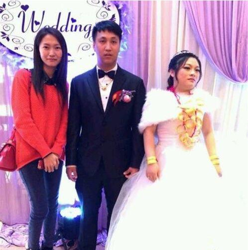 忽然感觉这个新娘有点多余啊人物gif搞笑图片