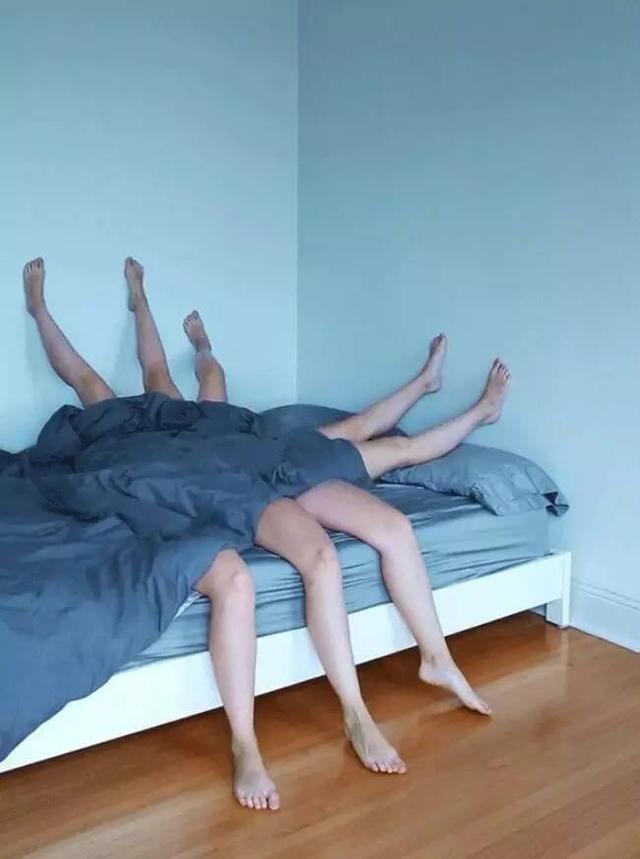 思考了很久人物gif搞笑图片