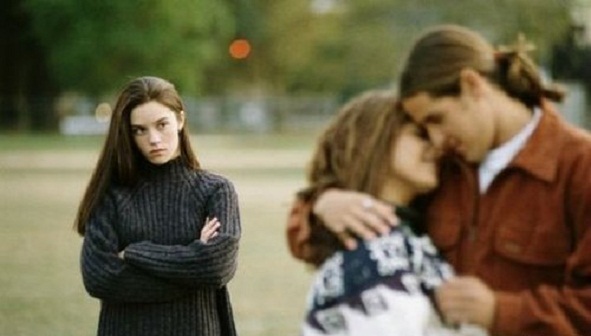 就这样静静地看着人物gif搞笑图片