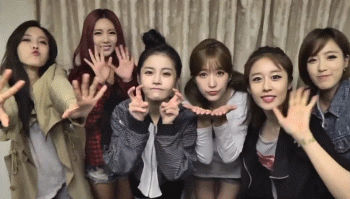 姑娘别这样，队友对你的做法很生气人物gif搞笑图片