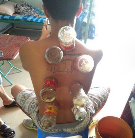 干妈牌拔罐好吃更好用人物gif搞笑图片