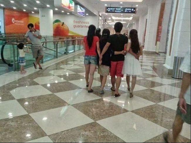 泡妞大赢家人物gif搞笑图片