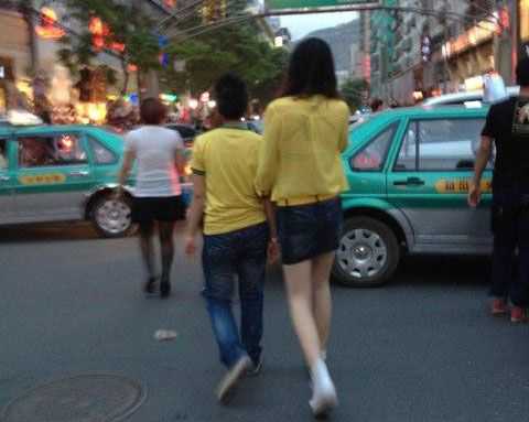 女友这么高有木有鸭梨人物gif搞笑图片