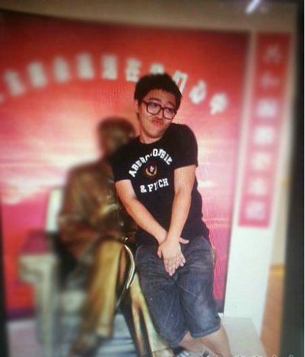 逗比，搞什么傲娇人物gif搞笑图片