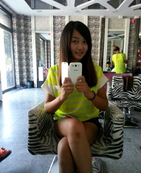 陌陌上收到的一位高中生，难道是我邪恶了……人物gif搞笑图片