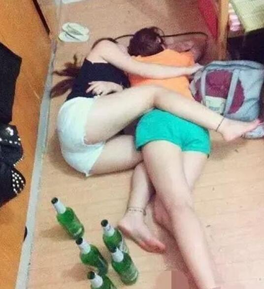 我来陪你们喝人物gif搞笑图片